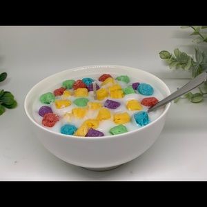 Capt crunch with crunch berries candle.